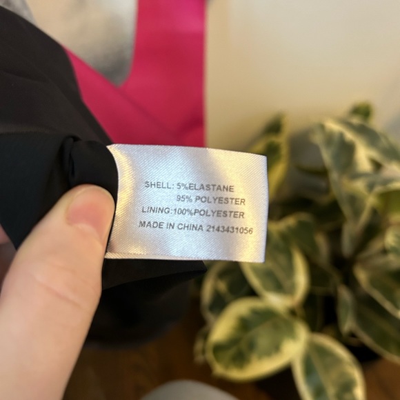 Marcbor Dress. Abstract Tree Design . Size 8 but FITS PETITE - Picture 8 of 9